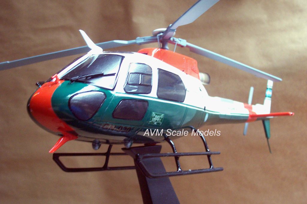 MisterCraft Kit Modello Elicottero 1:48 - AS-350 B3 Ecureuil Militare Squirrl